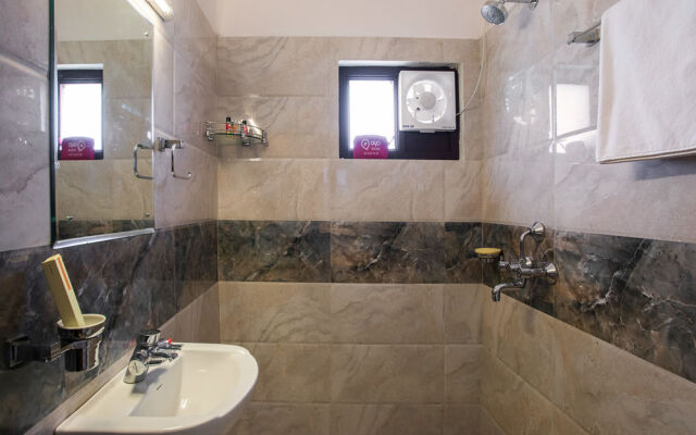 OYO 384 Hotel Noble House