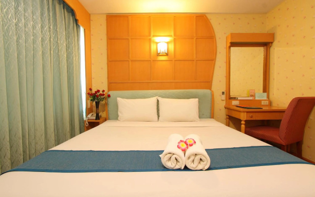 Silom Avenue Inn