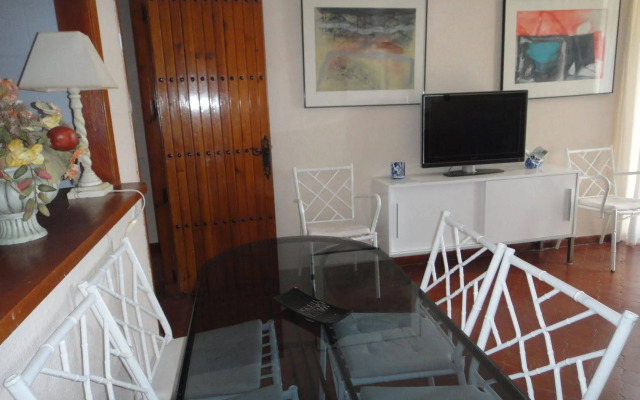 Apartamentos La Roca Rentals