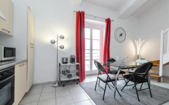 Massena Square - 1 Bdr Duplex With Ac