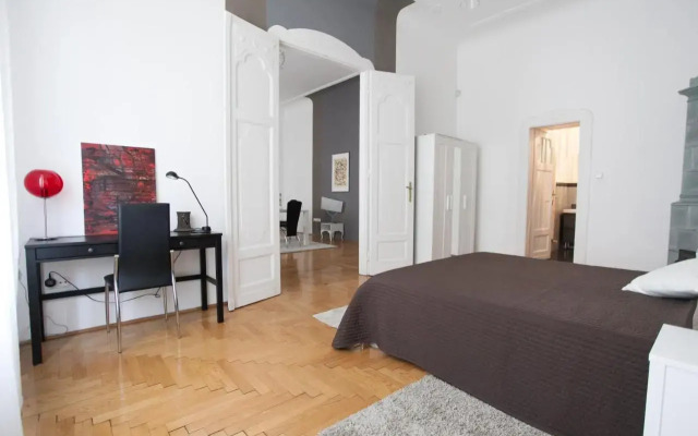 Modernized Condo for 6ppl CENTER