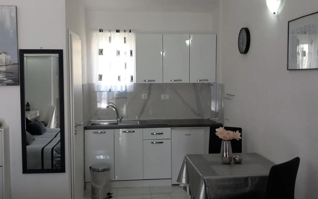 Beautyful sea view 6 studio Danijela