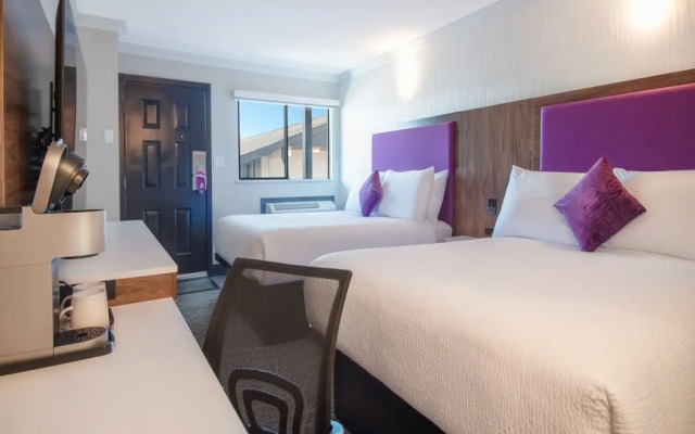 Coast Courtenay Hotel