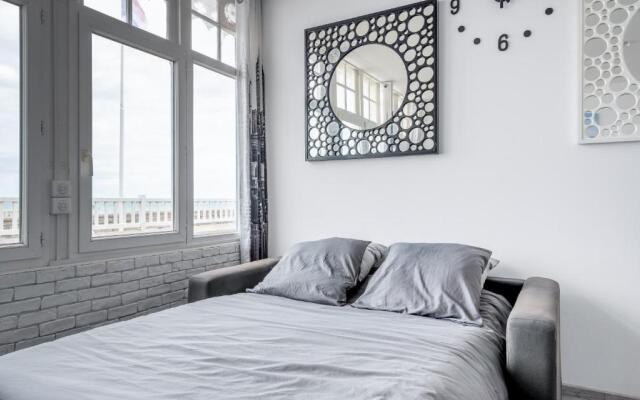 Appartement en front de mer avec terrasse et vue mer