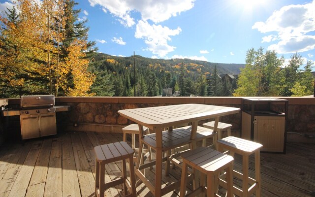Arapahoe Lodge #8102 by Summit County Mountain Retreats