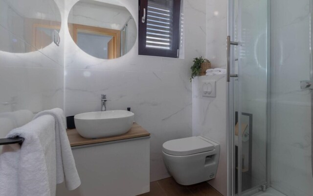 Amazing Apartment in Jadranovo With Wifi and 1 Bedrooms