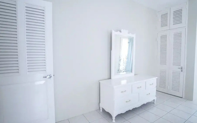 Mira Bay Apartments