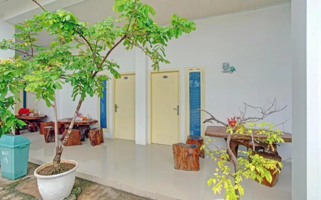 OYO 90404 Pringombo Homestay 2 Syariah