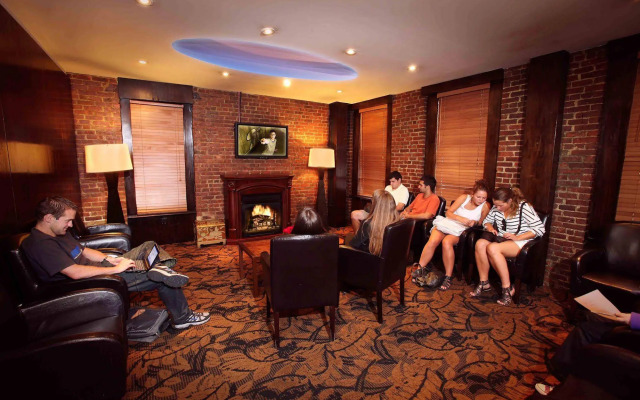 Broadway Hotel and Hostel