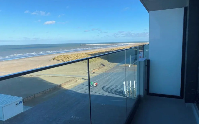 Apartment in Nieuwpoort With Stunning Sea View