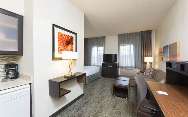 Staybridge Suites Chicago-Oakbrook Terrace by IHG