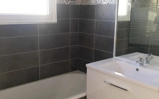 Apartment With 2 Bedrooms in Magny-le-hongre, With Wifi