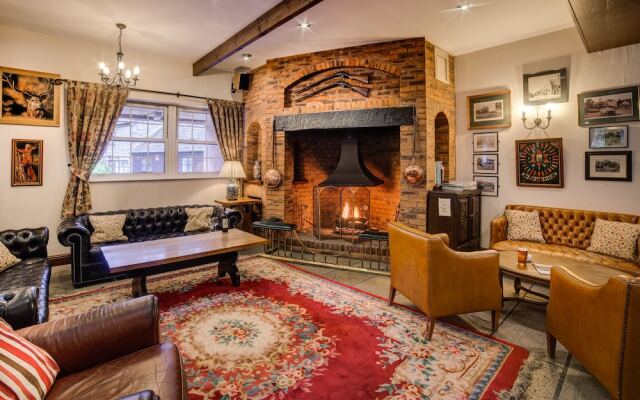 Fox & Hounds Country Hotel