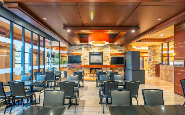 Quality Inn & Suites Levis