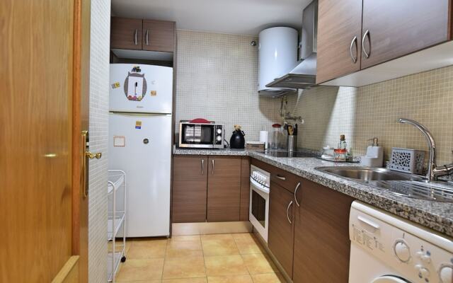 Juan de Austria - terraza y parking