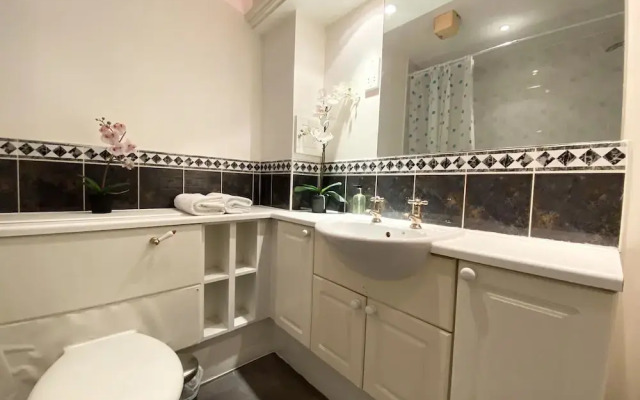 Apartment Next to Victoria Station