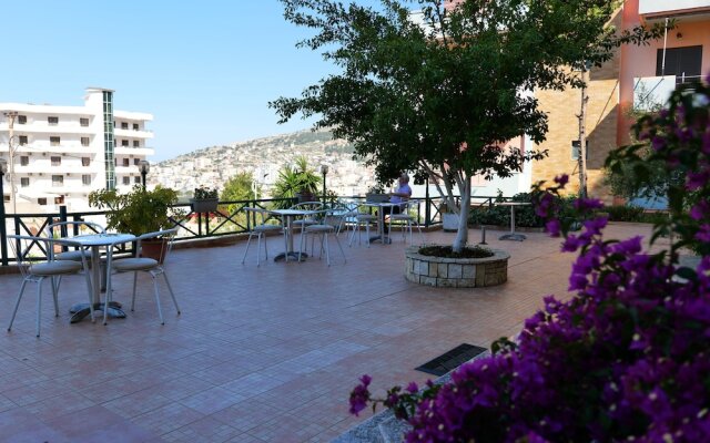 Privé City Hotel
