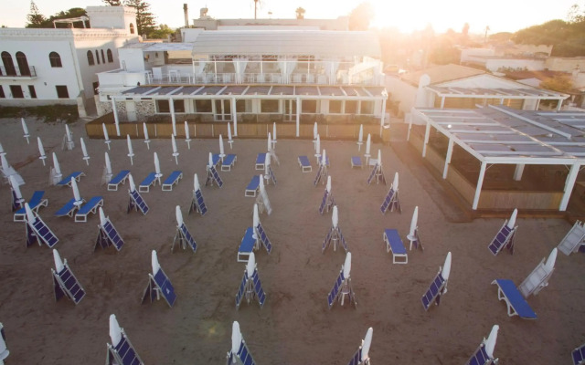 Delfino Beach Hotel