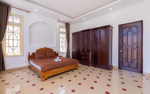 Ruby Villa F1