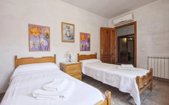 Country House in Spain With Pool & Mountain Views