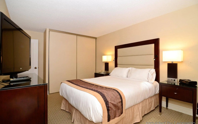 Albert At Bay Suite Hotel