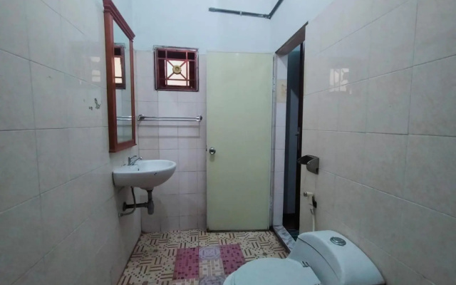 Villa Bukit Asri View No 12 Berastagi – Bathroom – Berastagi
