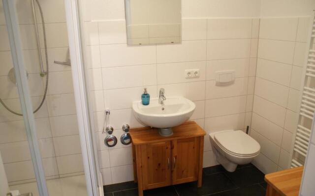 Seestraße mit Ostseeblick, Balkon und Parkplatz - ABC60