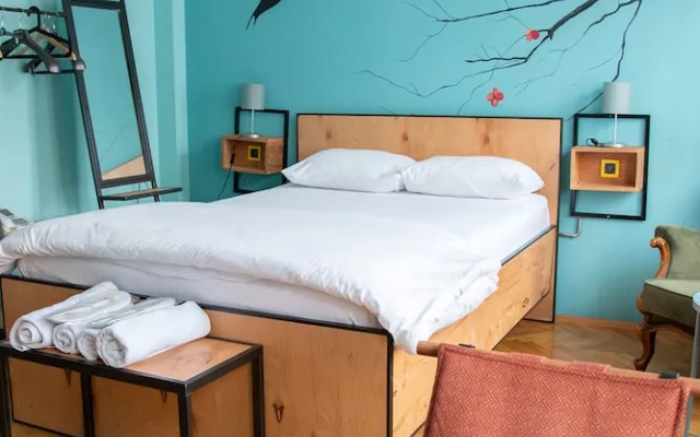 Yolohostel