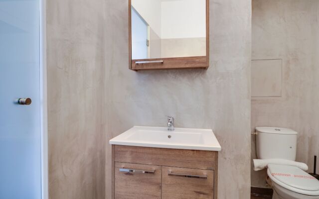 Ermou Fashion Suites by Living-Space