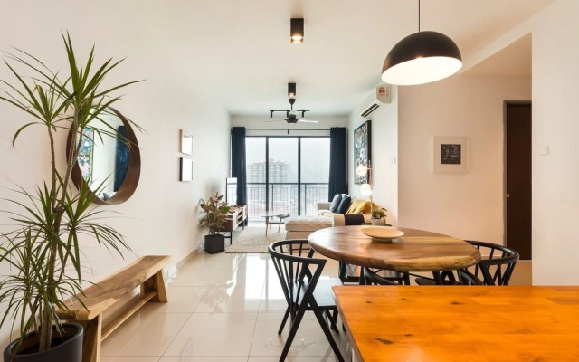 Elegant 3BR Condo for 5 With Outdoor Pool