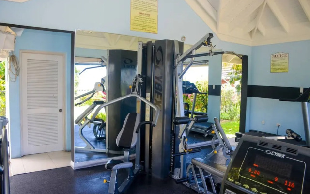 3 Bedrm in Richmond Estate Pool Gym Plygrnd Beach