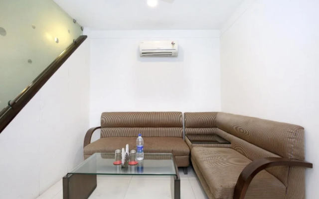OYO 1496 Hotel Sky 5