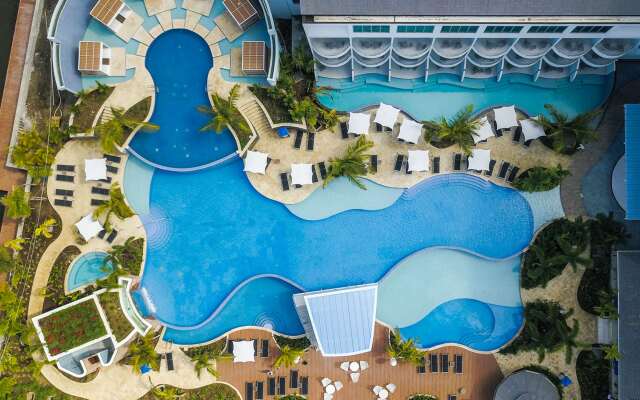 Harbor Club St. Lucia, Curio Collection by Hilton