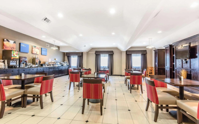 Comfort Inn & Suites Crystal Inn Sportsplex