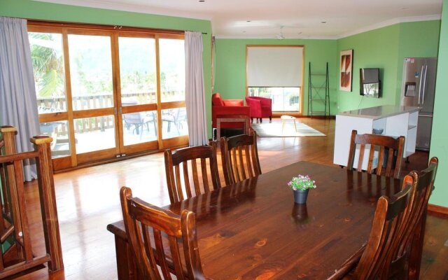 Colonial Court Holiday Apartments