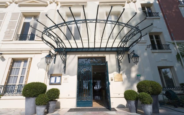 Pavillon Henri IV – Hotel Restaurant Terrasse