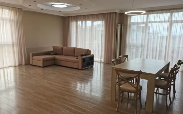 200m apartamenty na pljazhe Ureki dlja otdyha bol'shoj sem'i ili kompanii
