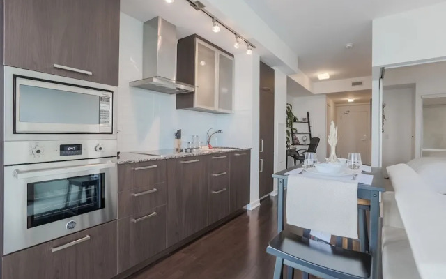 Noel Suites - York and Bremner