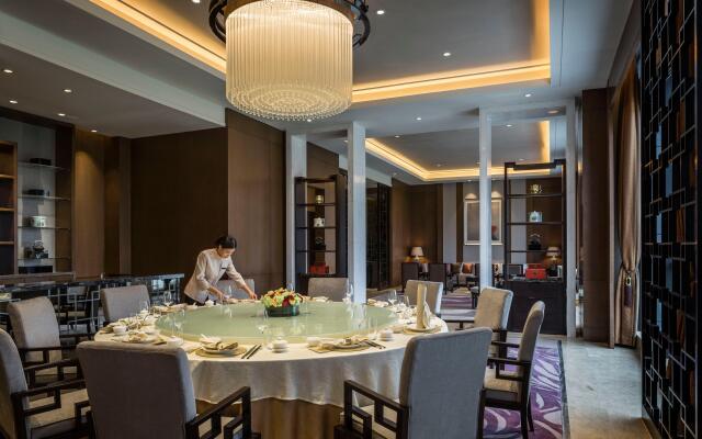 HUALUXE Hotels & Resorts Yangjiang City Center