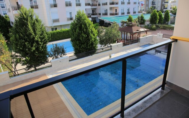 Golden World Suite Hotel