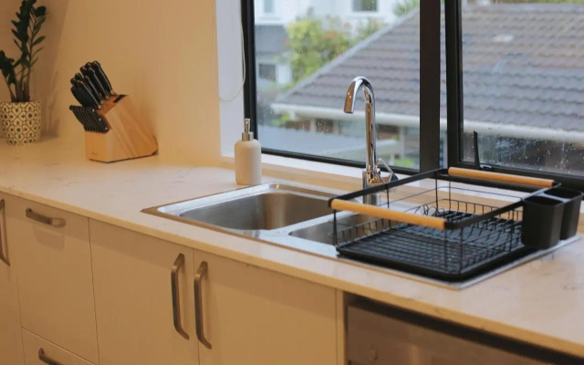 Cozy and comfortable, sunny three-storey building