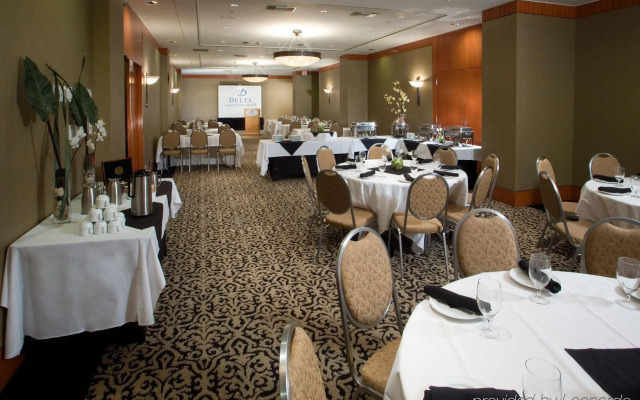 Delta Hotels by Marriott Vancouver Downtown Suites