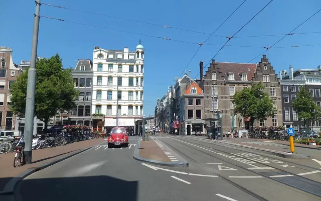 SWEETS - Amstelschutsluis