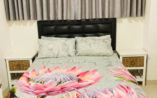 206 Tenbury Beach Apartment