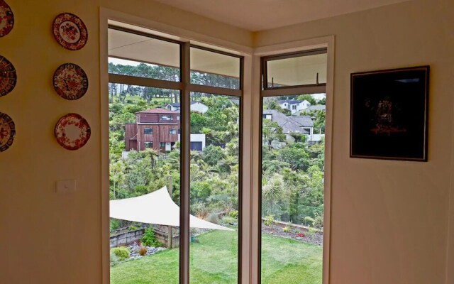 Campbells Bay Family Home With Cinema Near Beach