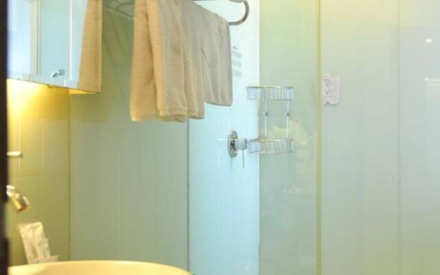 Chicago Suites International Hotel