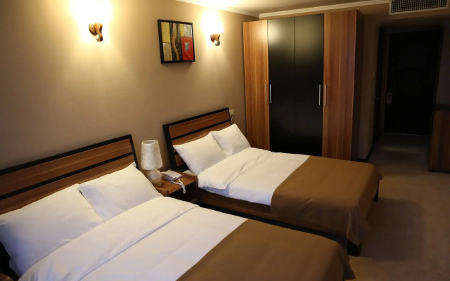 New Nairi Hotel