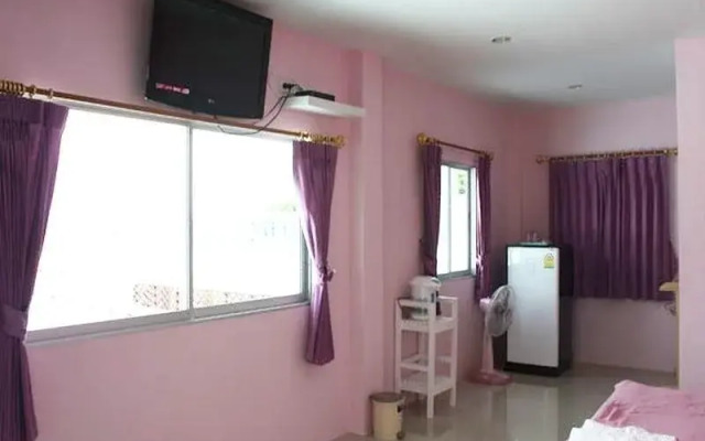 Barberry Beach Resort