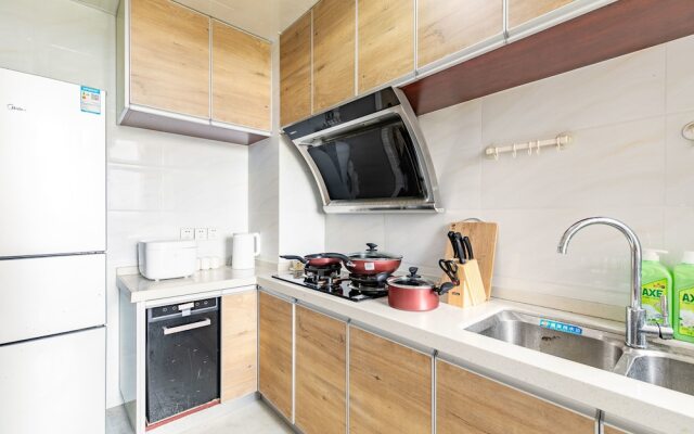 Locals Boutique Apartment Huafa Plaza 23