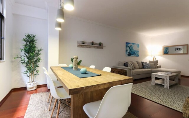 Stylish Apartment with Private Terrace and Garage